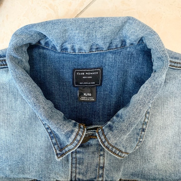 CLUB MONACO | LIGHT WASH CLASSIC DENIM TRUCKER JACKET WITH STRETCH - Picture 5 of 5